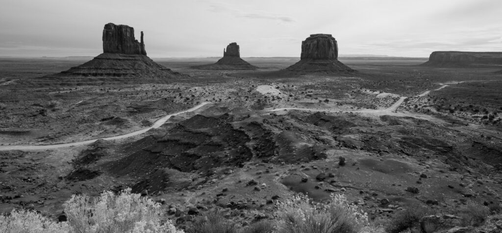 B+W Monument Valley AZ